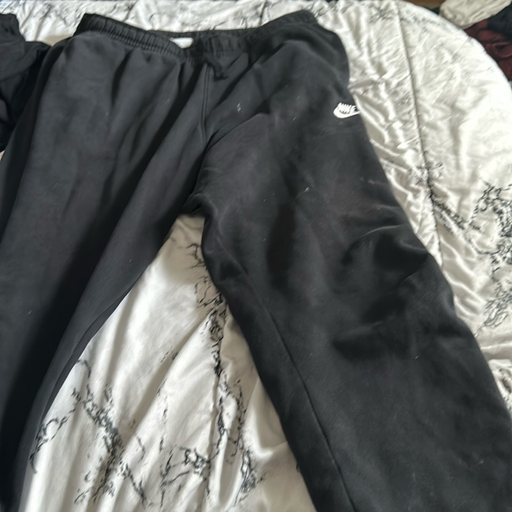 I am selling this Nike sweat pants